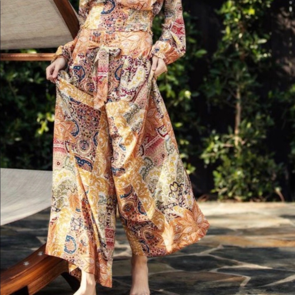 Long Sleeve Top w/Wide Leg Pants - Picture 2 of 14